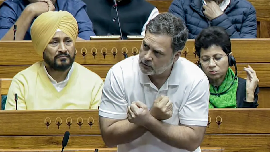 संसद से सड़क तक, राहुल का नया सियासी रोडमैप...क्या यह आक्रामक अंदाज बदलेगा 2026 की सियासत? https://www.aajtak.in/india/news/story/rahul-gandhi-leads-congress-against-modi-govt-in-budget-session-ntc-ksrj-rpti-2467680-2026-02-14